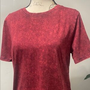 Zenana Outfitters Marbled Red Short Sleeve Tee